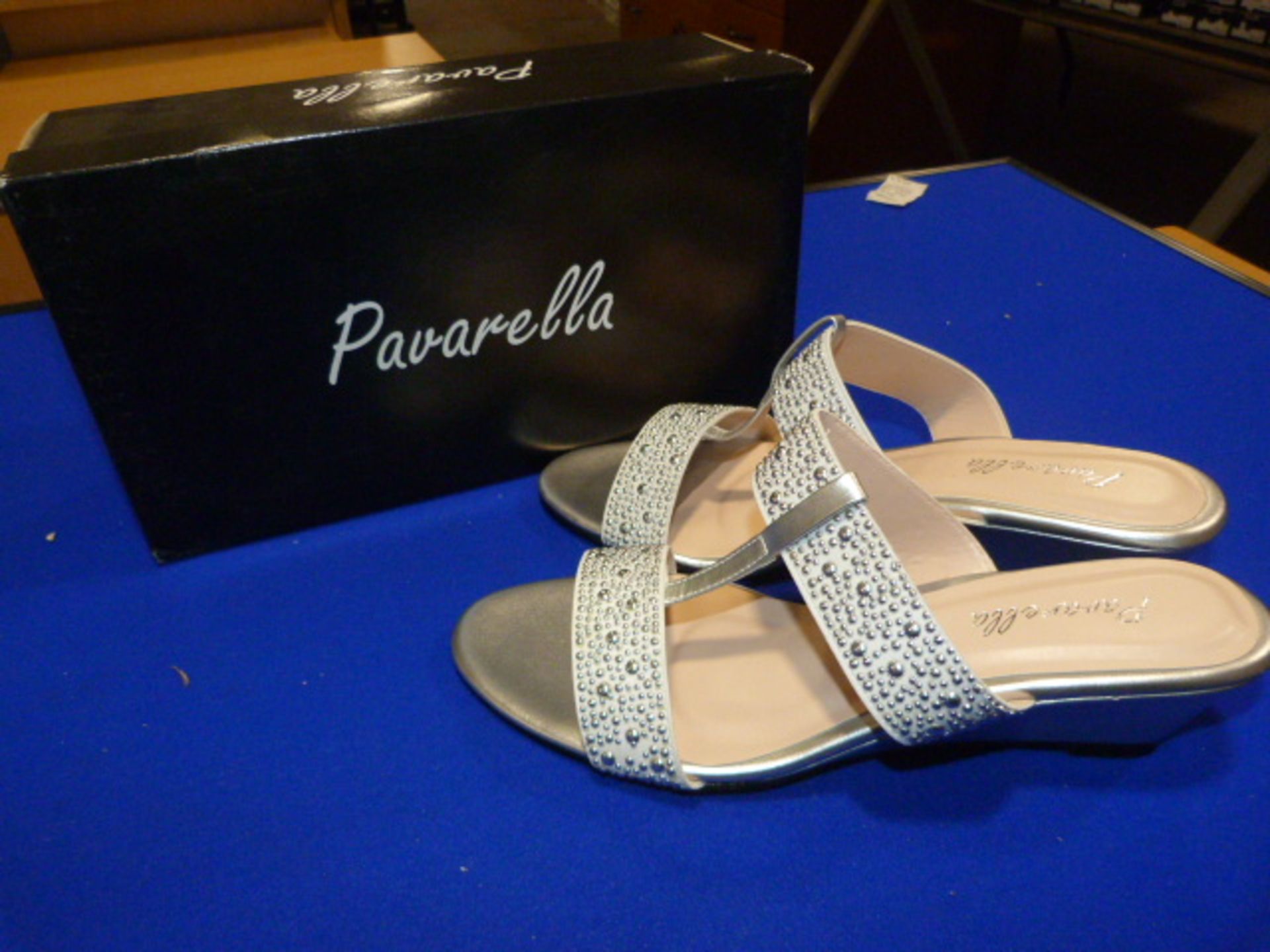 *Pavarella Size: 6 Silver Shoes
