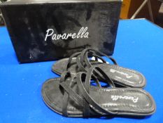 *Pavarella Size: 3 Black Shoes