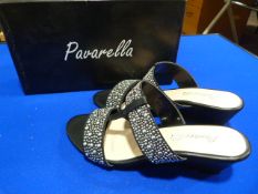 *Pavarella Size: 6 Black Shoes