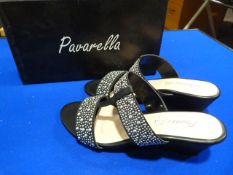 *Pavarella Size: 5 Black Shoes