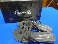 *Pavarella Size: 3 Black Shoes