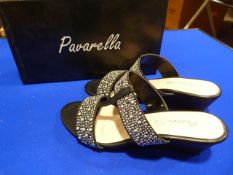 *Pavarella Size: 6 Black Shoes