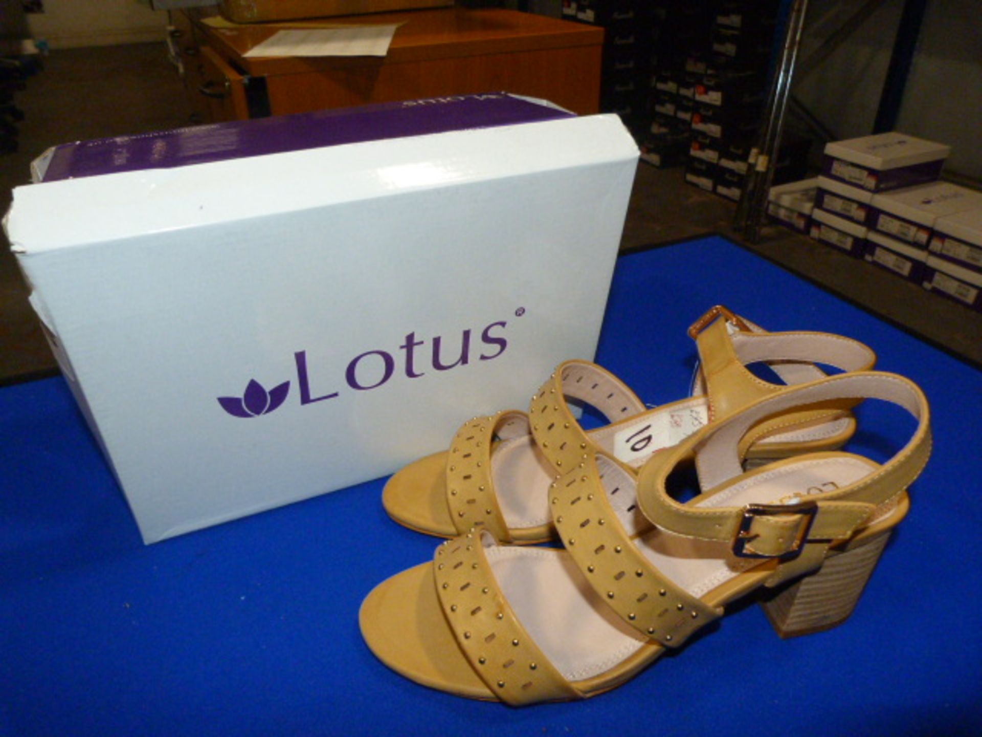 *Lotus Size: 4 Yellow Shoes