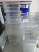 * 10 x measuring containers