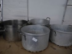 *4 x cooking pots