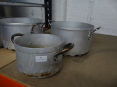 *3 x cooking pots