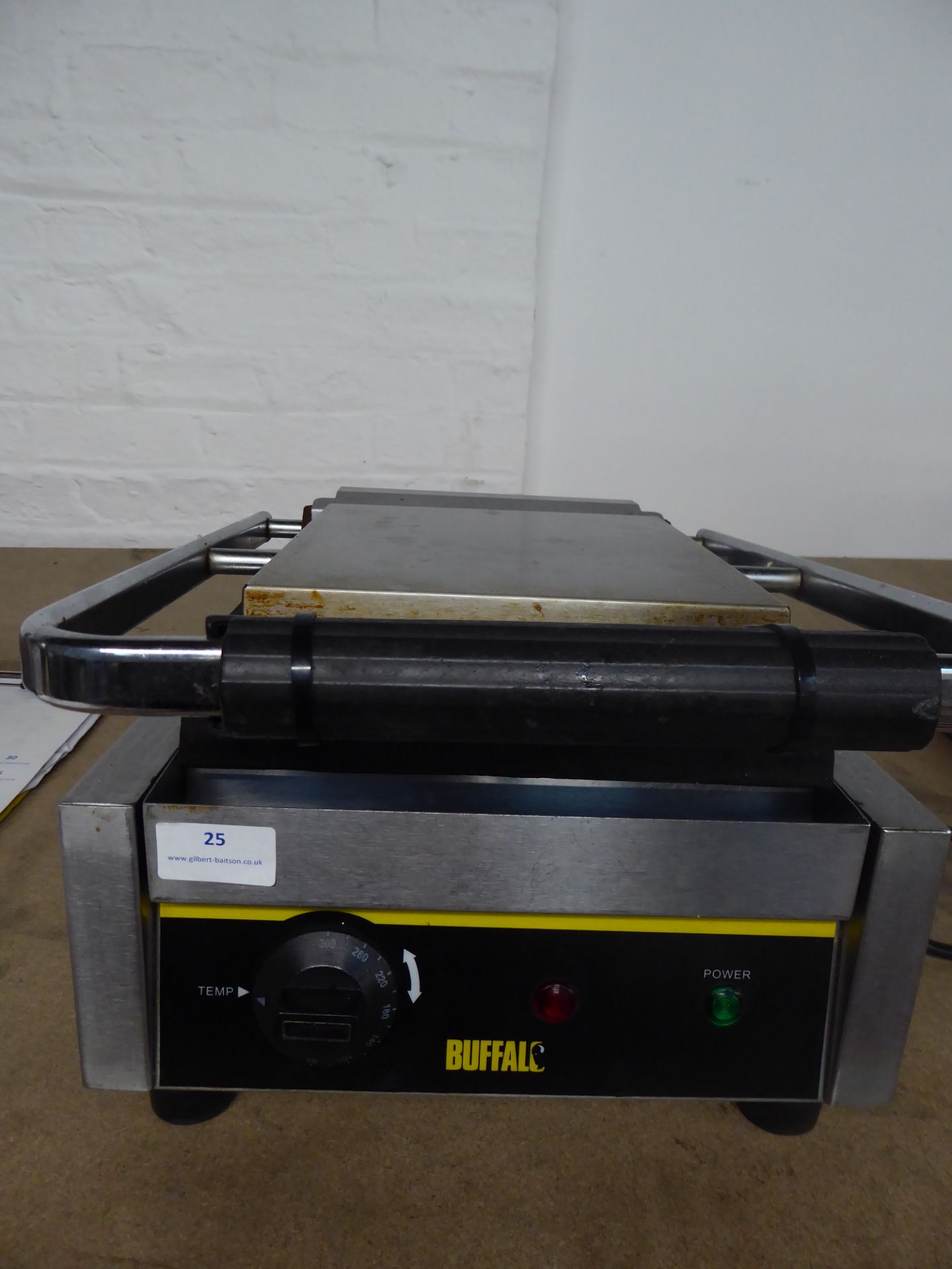 *Buffalo contact grill - in good condition - cooking area 220w x 250d