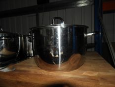 *Twin Handled Stainless Steel Pan with Cover