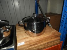 *Twin Handled Stainless Steel Pan with Cover