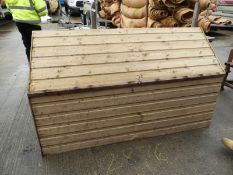 *Wooden Outside Bar Unit with Roof