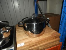 *Twin Handled Stainless Steel Pan with Cover