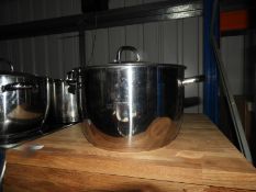 *Twin Handled Stainless Steel Pan with Cover