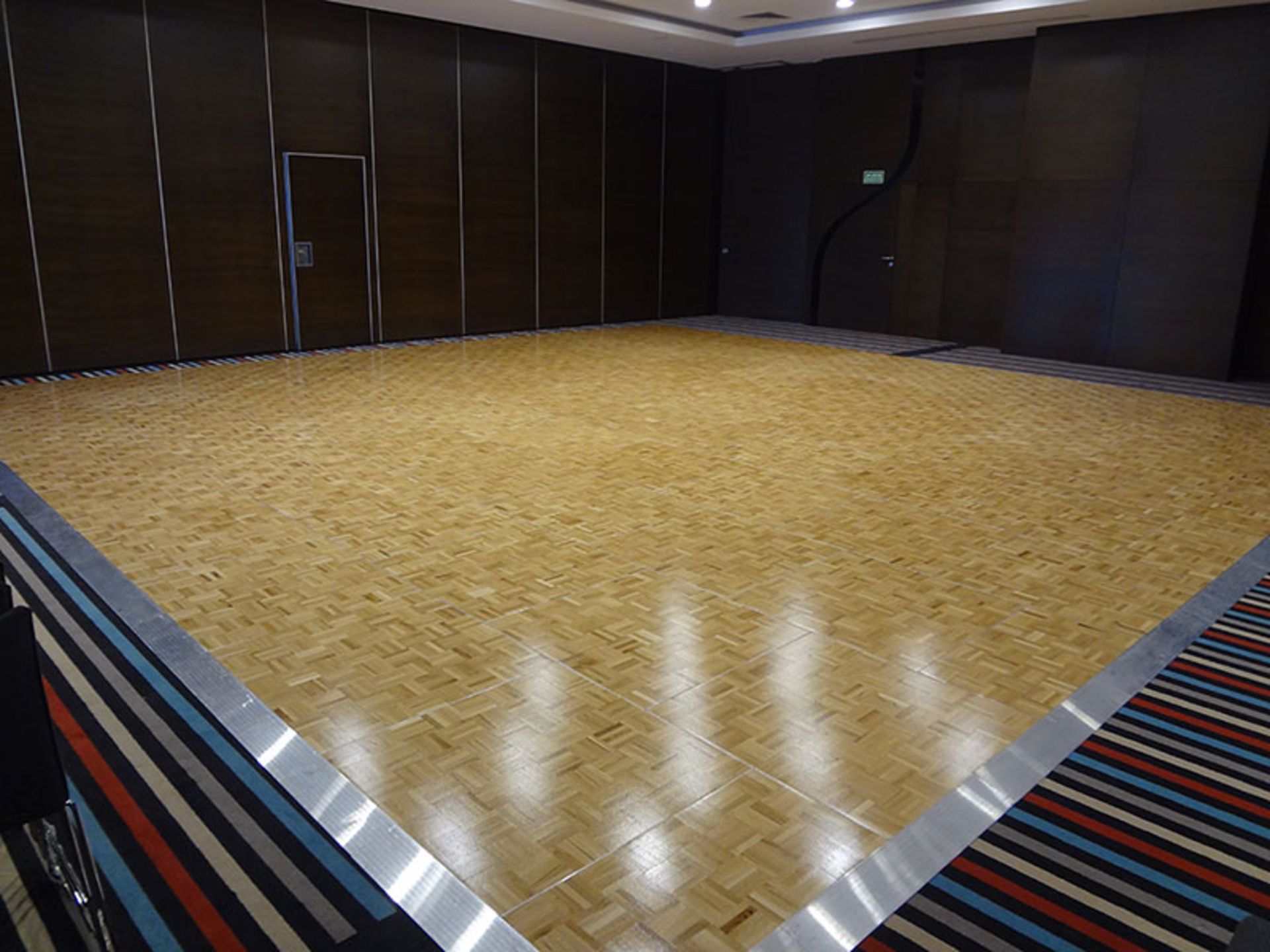 *Portable Floor Maker 15x15ft Aluminium Backed Clip Together Parquet Dance Floor (refinished)