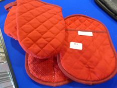 *Kitchenaid 4pc Oven Mitt Set (Red)