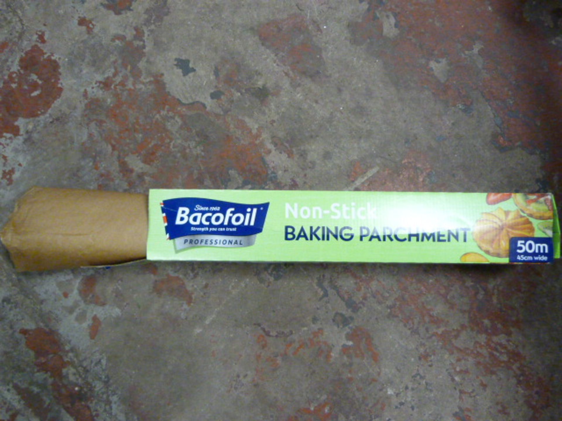 *50m x 45cm Roll of Non-Stick Baking Parchment