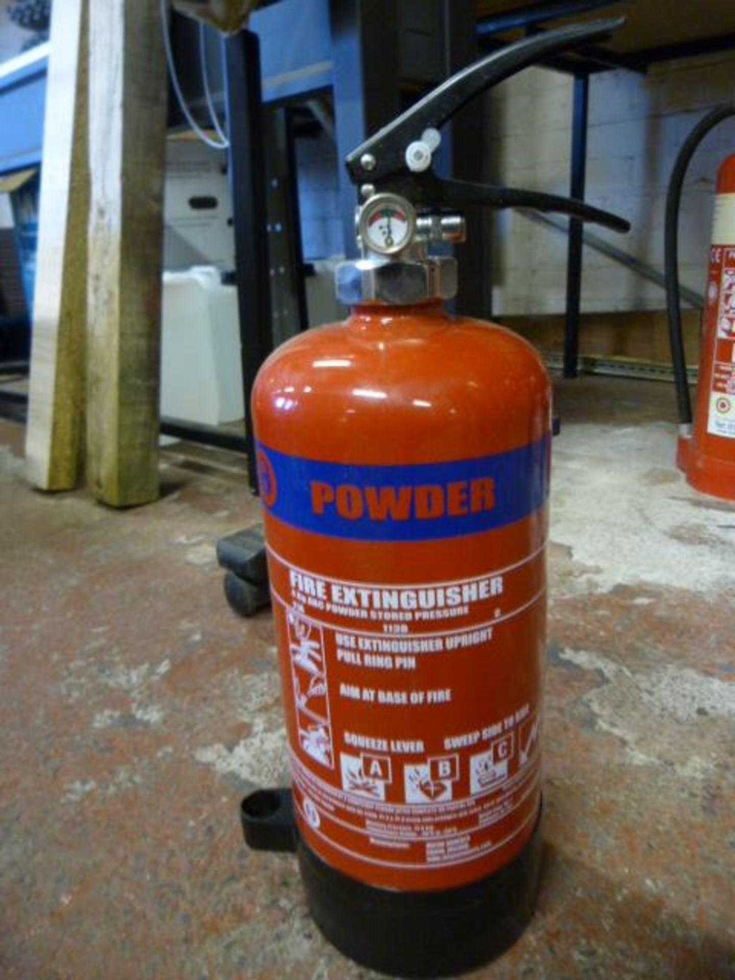 *MP4 4kg Powder Fire Extinguisher