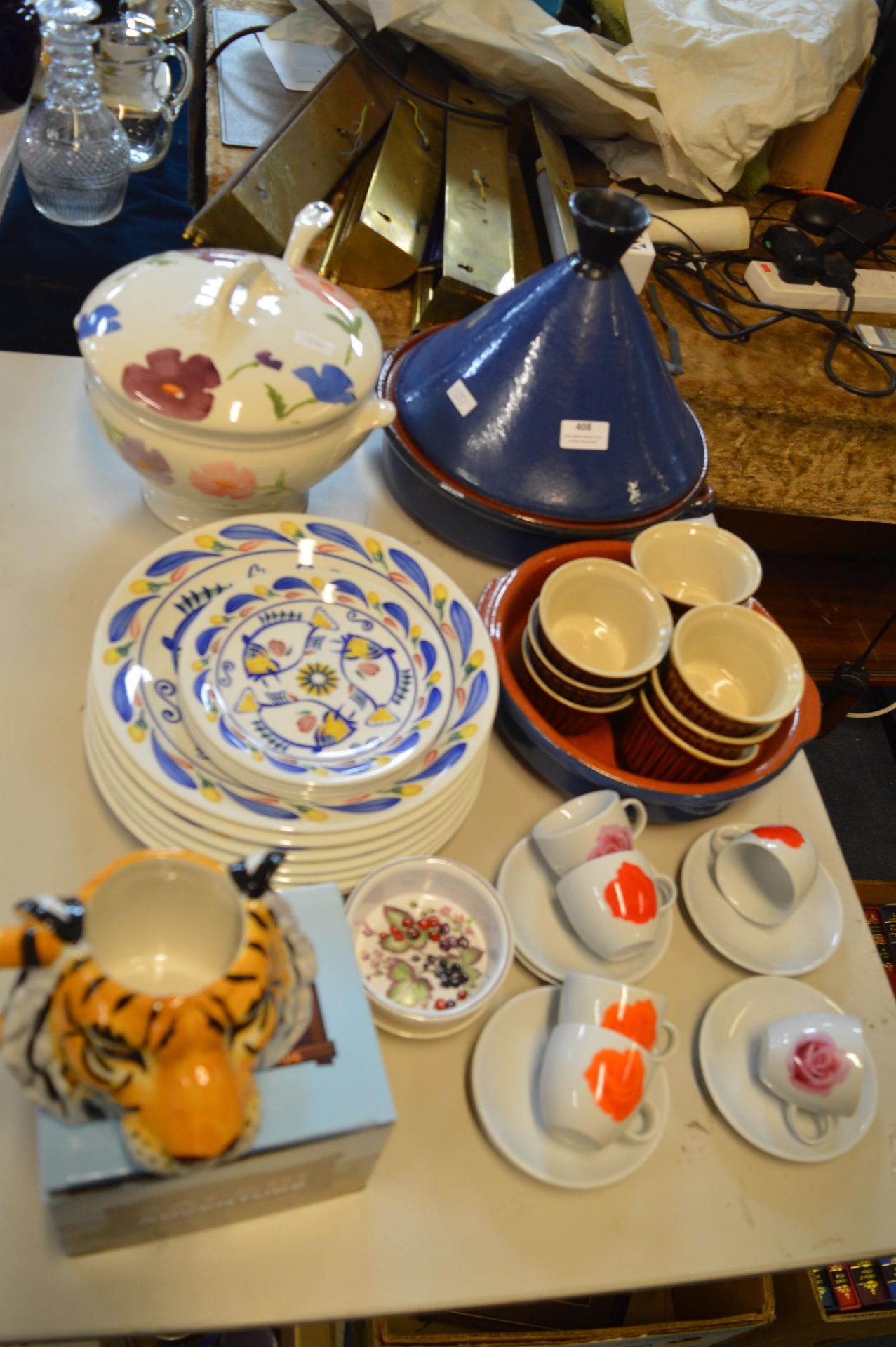 Moroccan Tagine plus Decorative Plates, Serving Di