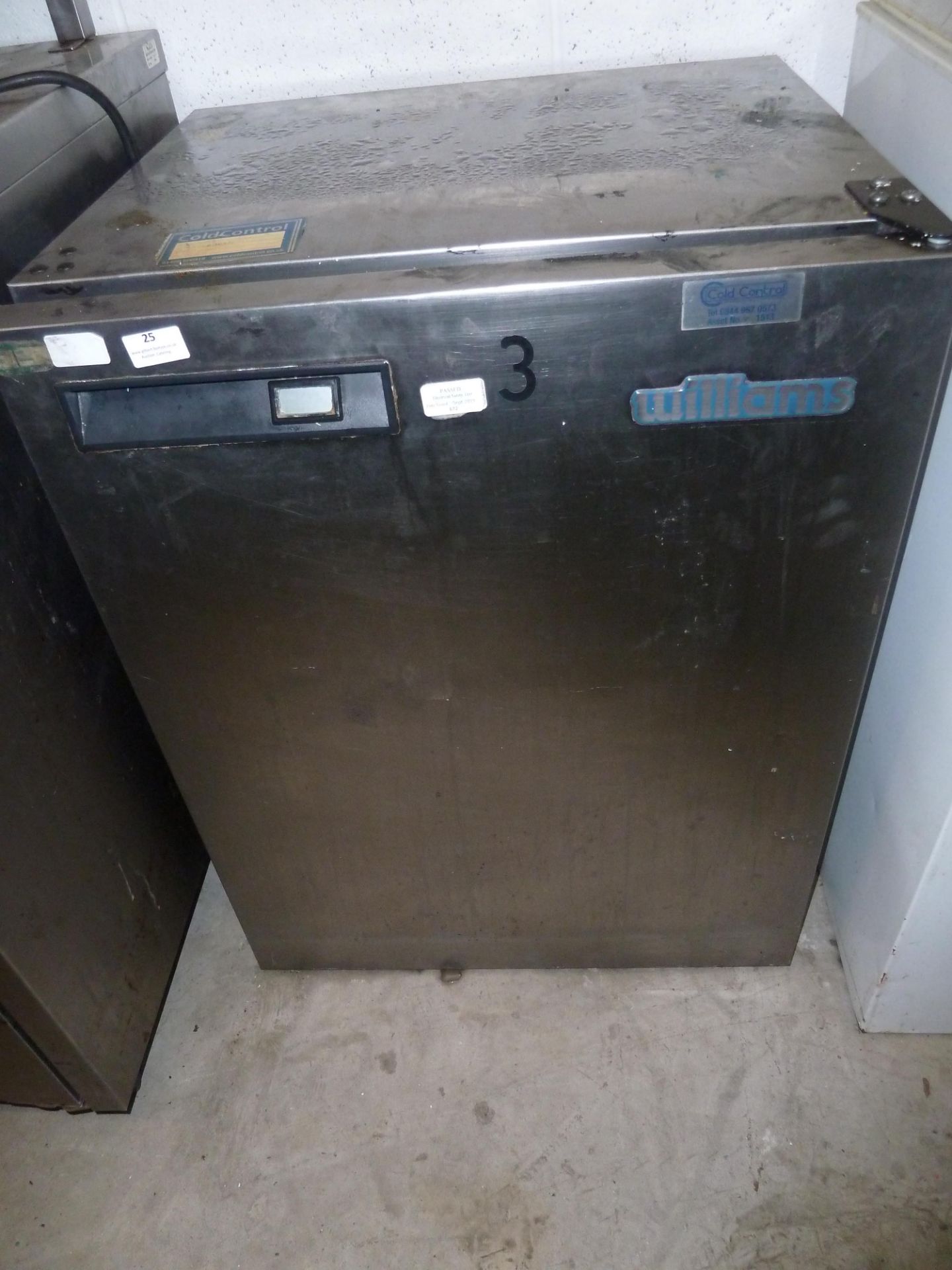 * Williams under counter freezer in working condition. 600w x 550d x 800h