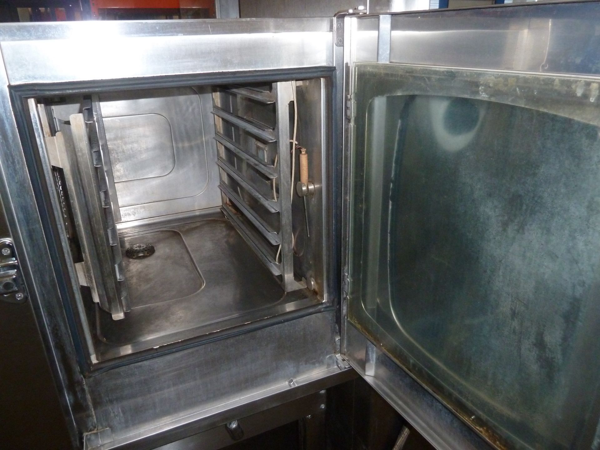 * Angelo Po FM611E3 electric combi steam oven 3 phase with 6 shelves. (similar to Rational) Complete - Image 3 of 5