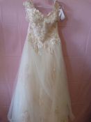 *Christine Dando Size: 14 Seashell Wedding Dress