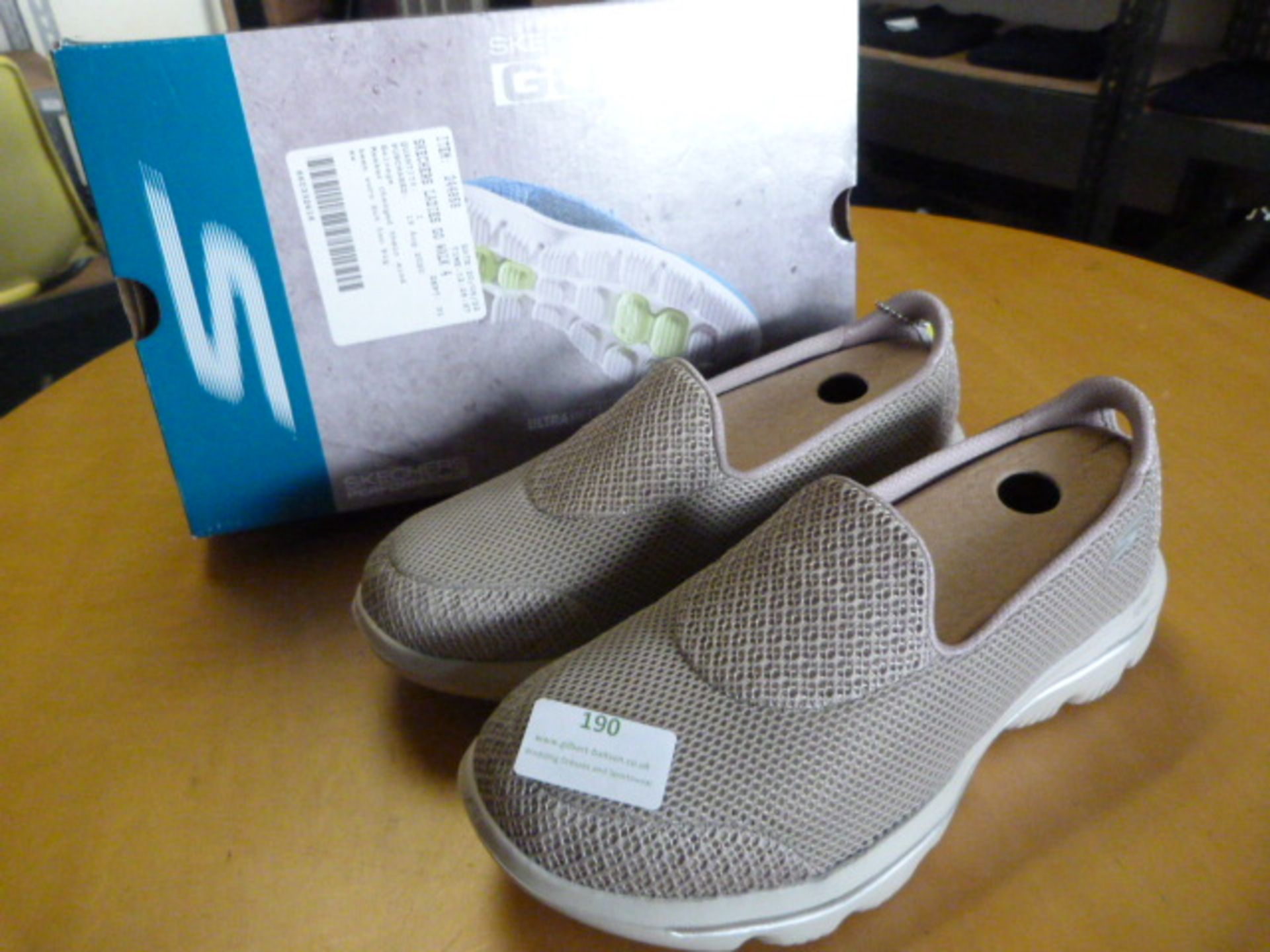 *Sketchers Go Walk 4 Grey Shoes Size: 4.5