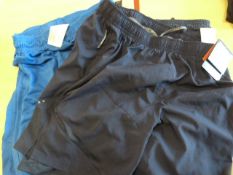 *Nike Size: S Shorts 4pk (2x navy, 2x Light Blue)