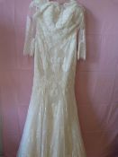 *Chloe Size: 8 Vintage/Ivory Wedding Dress