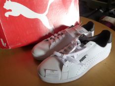 *Puma Black & White Shoes Size: 8.5