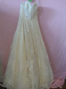 *Alfred Sung Size: 8 Ivory Wedding Dress