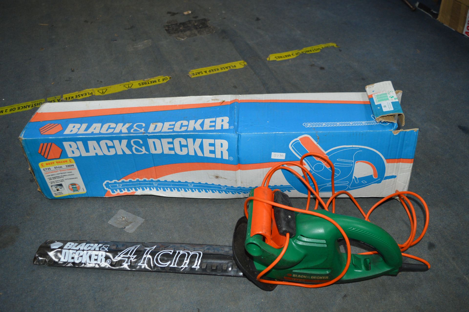 Black & Decker Lightweight Hedge Trimmer