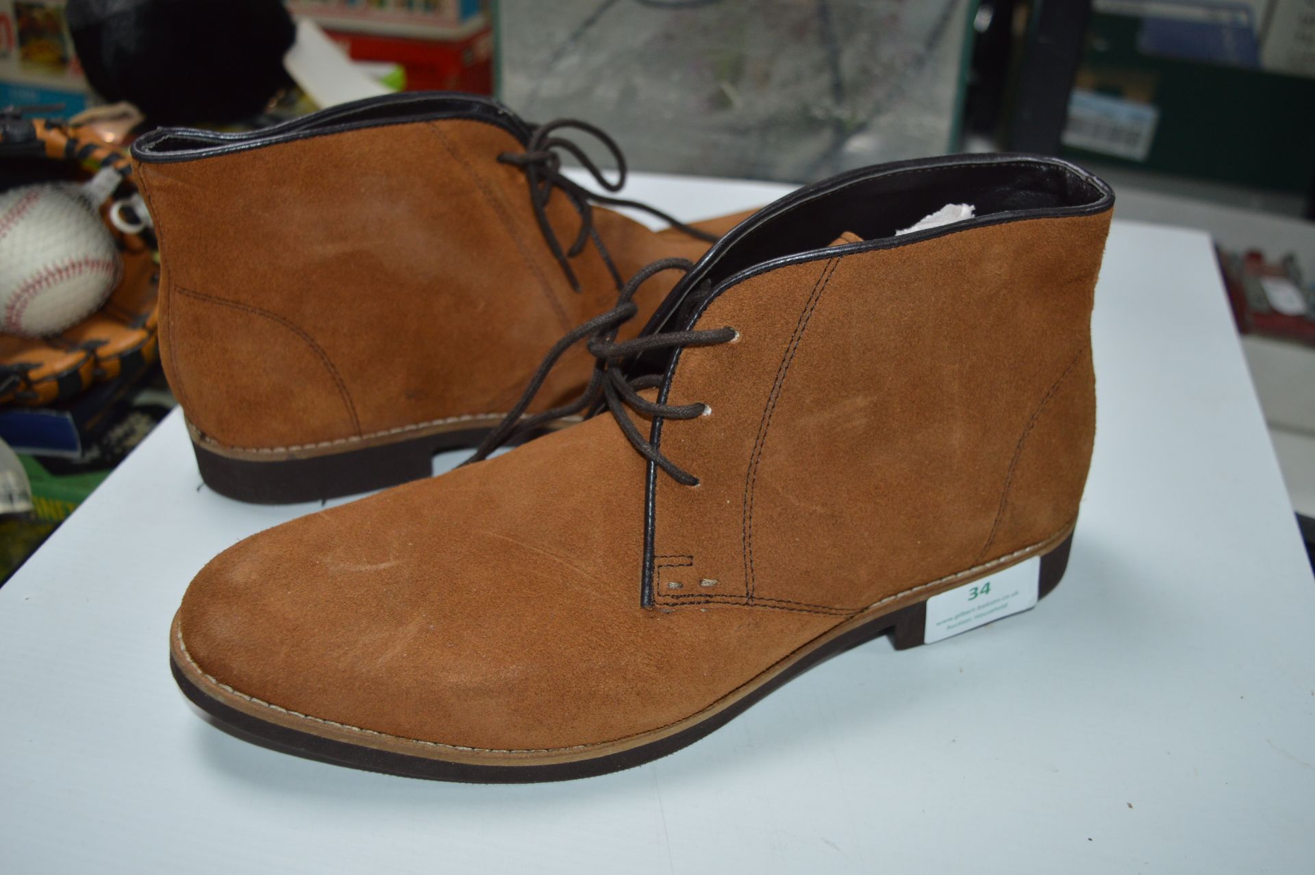Size: 7 Tan Suede Ankle Boots