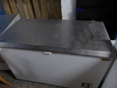 * Esta S/S topped chest freezer. 1300w x 750d x 900h