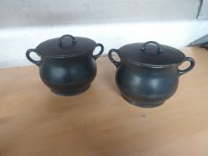* 2 x cauldron style pots with lids