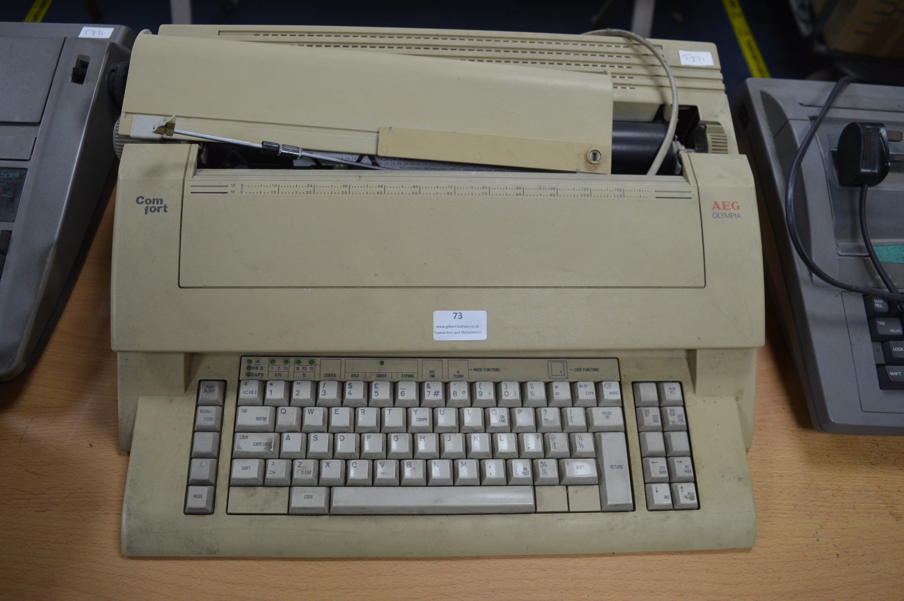 AEG Olympia Comfort Electronic Typewriter (AF)