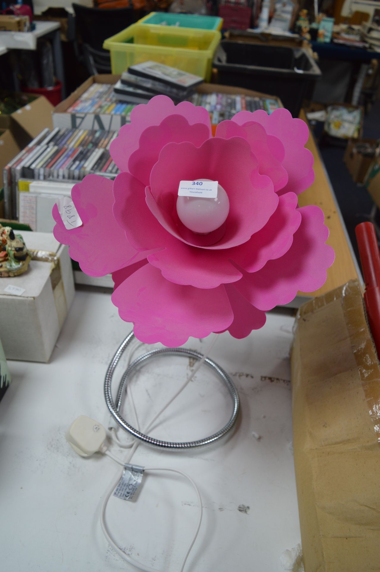 Wrap Around Flower Lamp