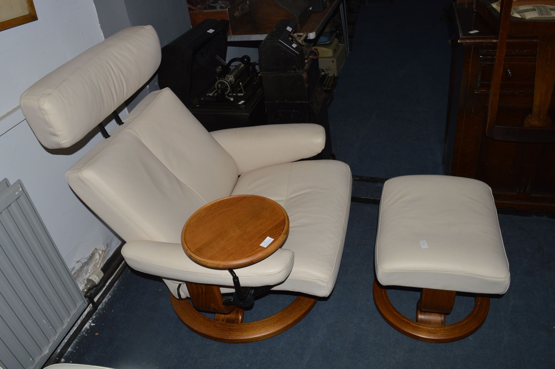 Stressless Cream Leather Recliner with Footstool - Image 2 of 2