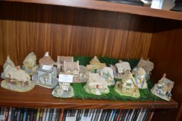 Sixteen Lilliput Lane Miniature Cottages