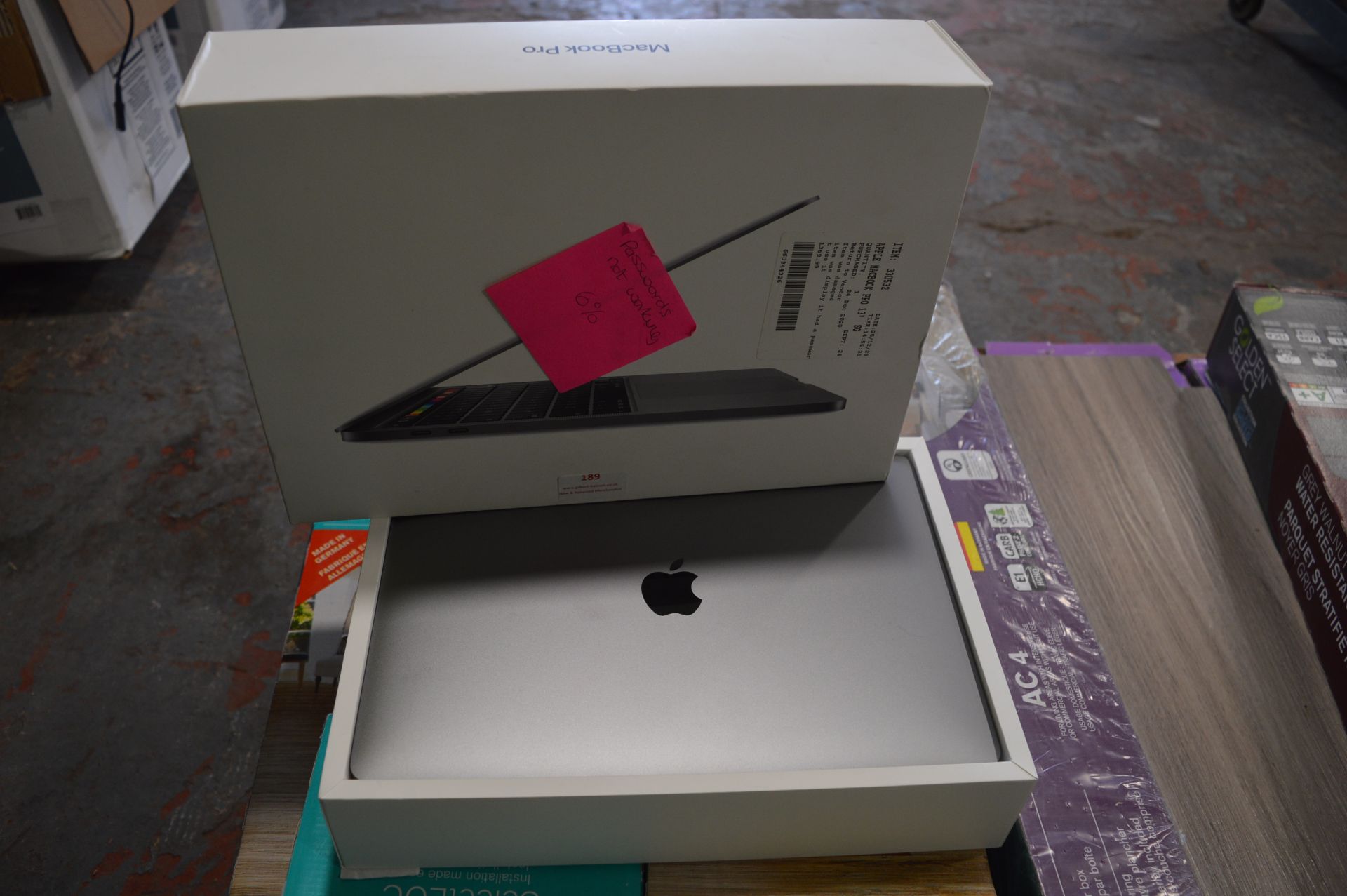 *Apple Macbook Pro 13" A2251