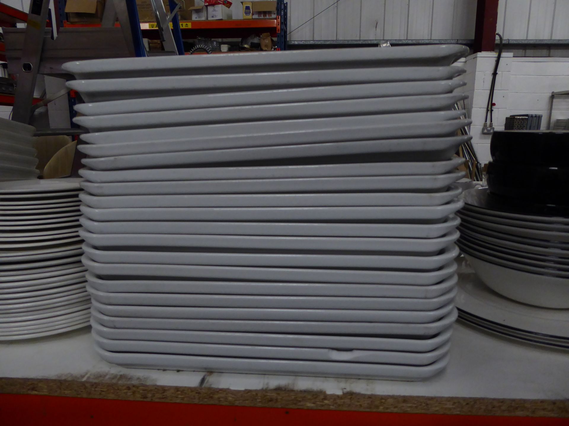 *20+ x rectangle plates 380w x 220d - Image 2 of 2