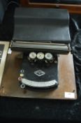 Frolio Manual Portable Typewriter