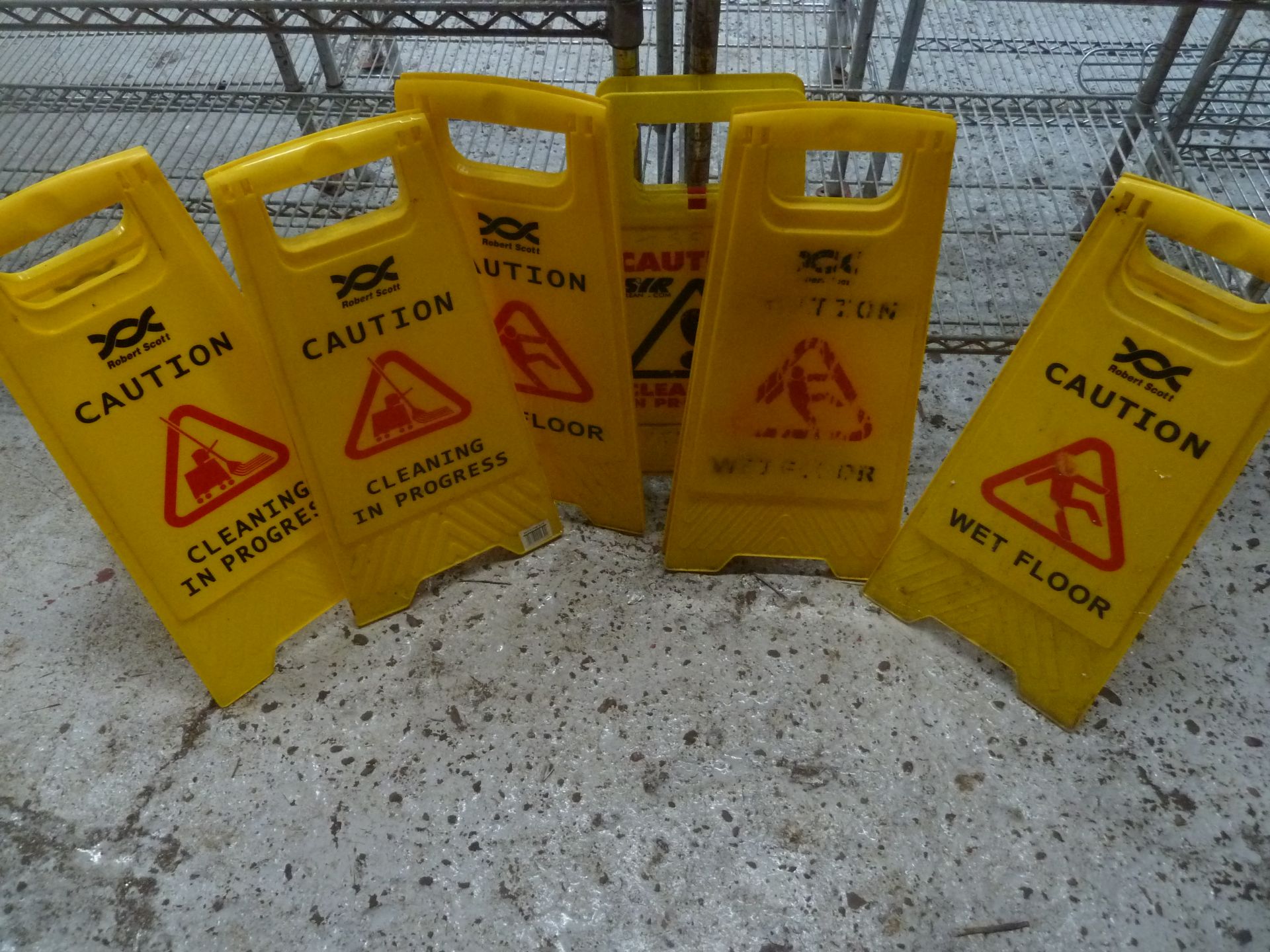 * 6 x wet floor signs