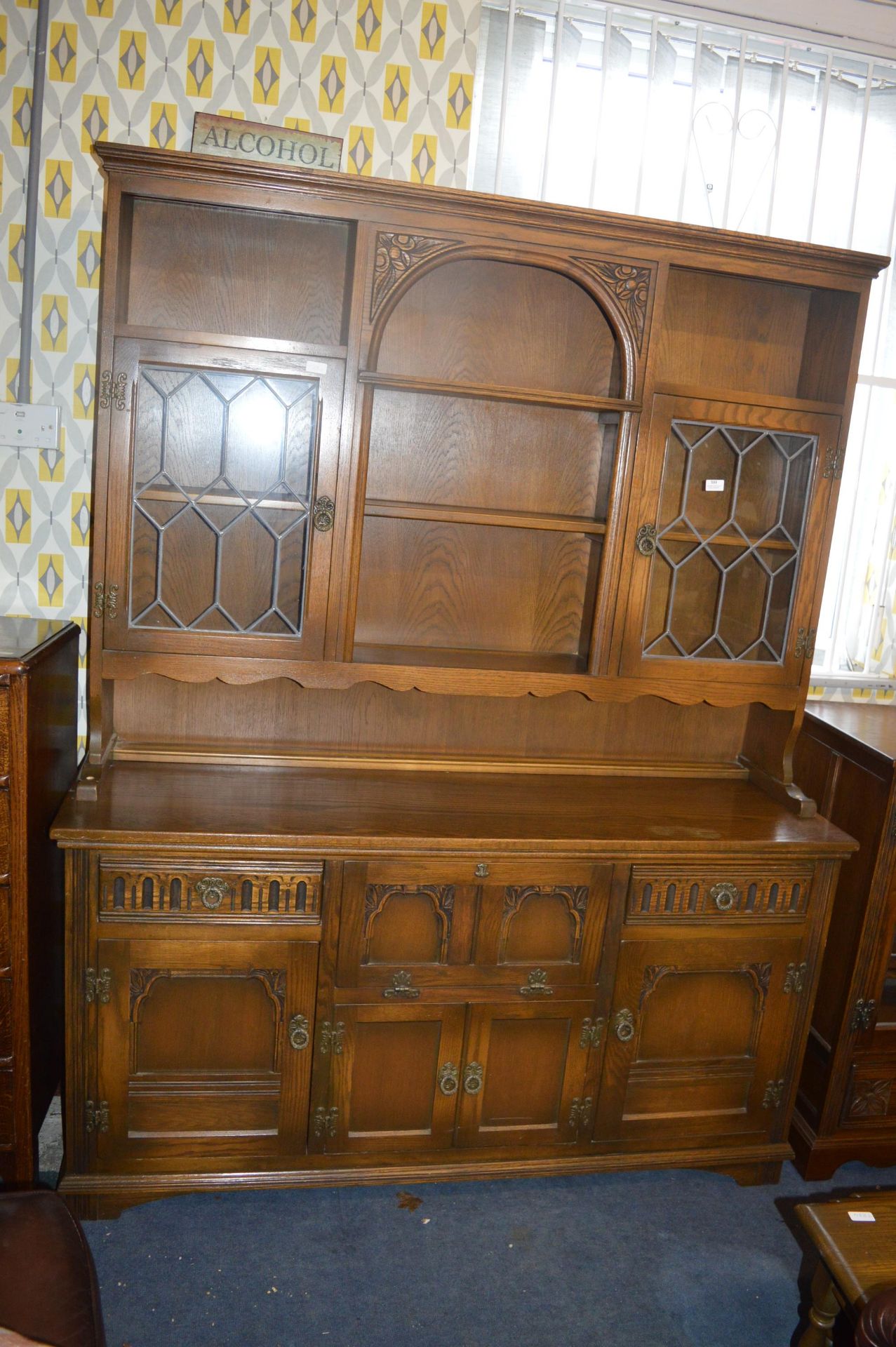 Old Charm Dresser