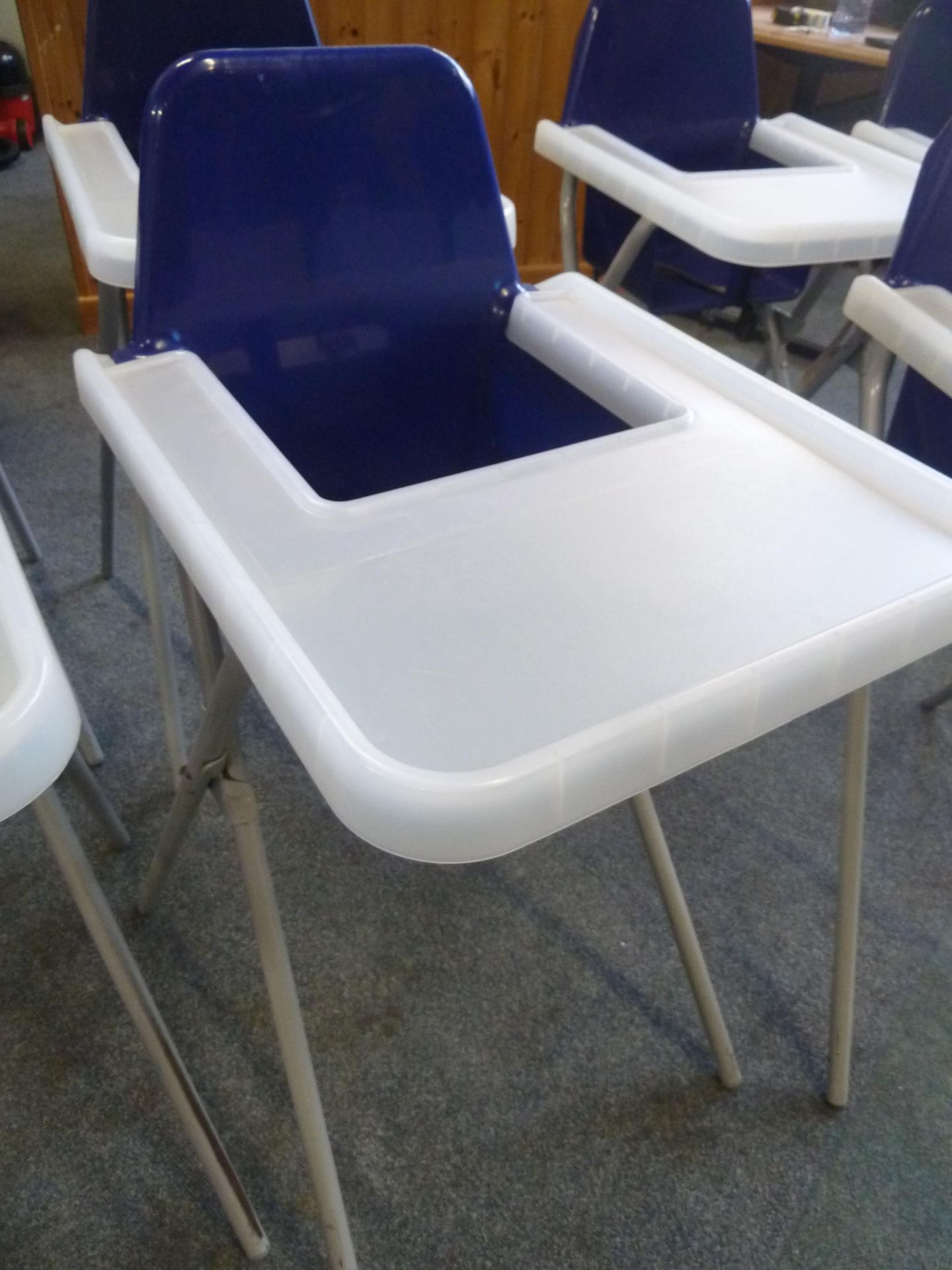 *4 x high chairs - plastic seat and tray with metal x-frame legs - Image 2 of 3