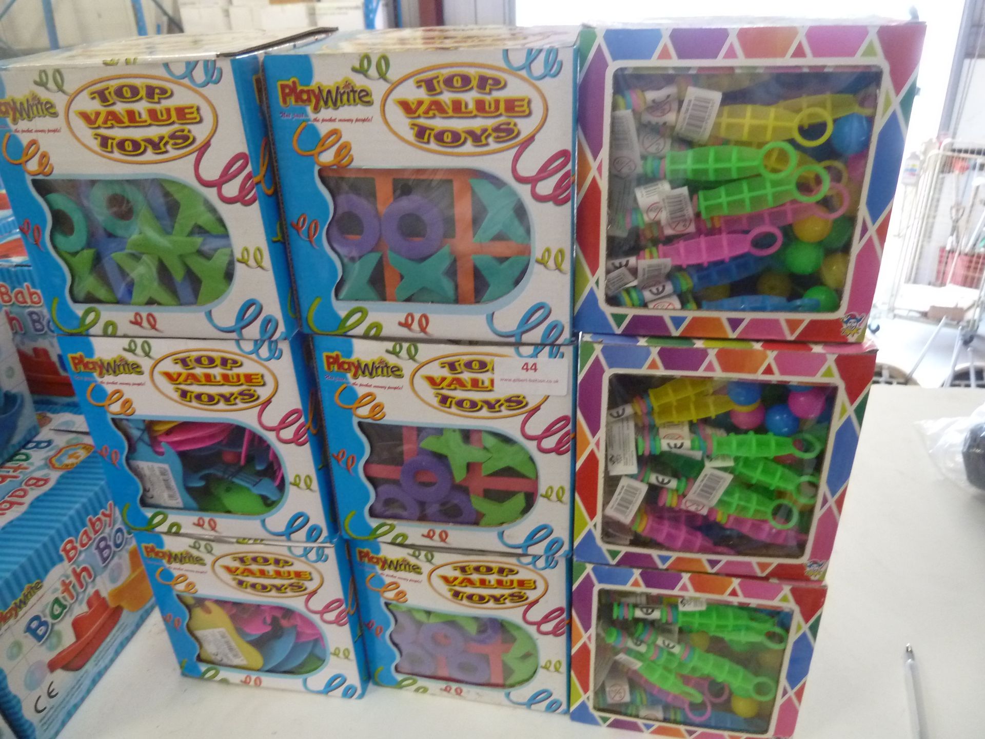 *children's party bag toys x 9 boxes (approx. 280 items)