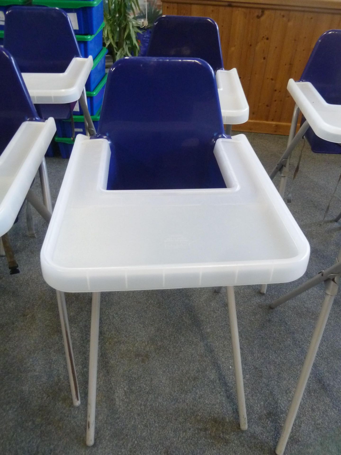 *4 x high chairs - plastic seat and tray with metal x-frame legs - Image 3 of 3