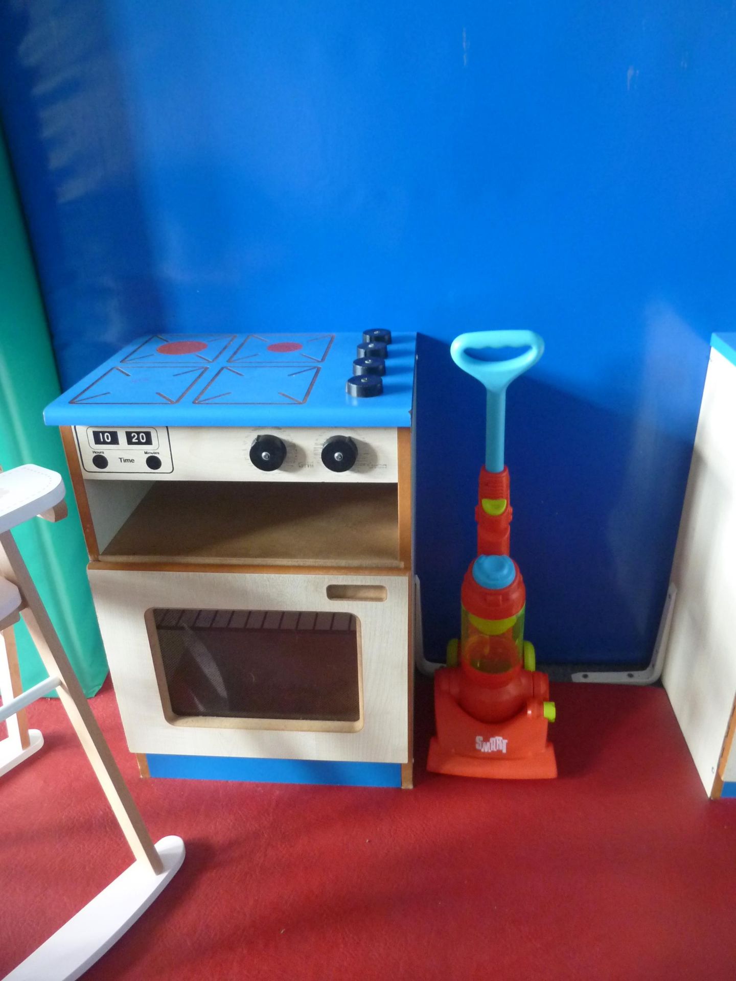 *Children's wooden house hold play set. Incudes sink, oven, washing machine, 2 x ironing boards, air - Image 5 of 9