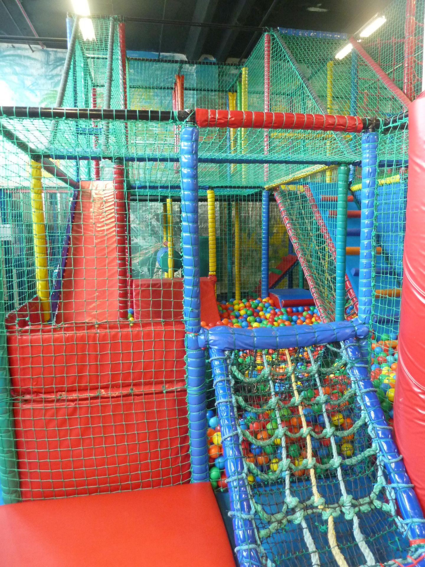 *Large soft play construction - 7.8m w x 5.8m d x 4.2m h. Constructed over two levels - Image 5 of 34