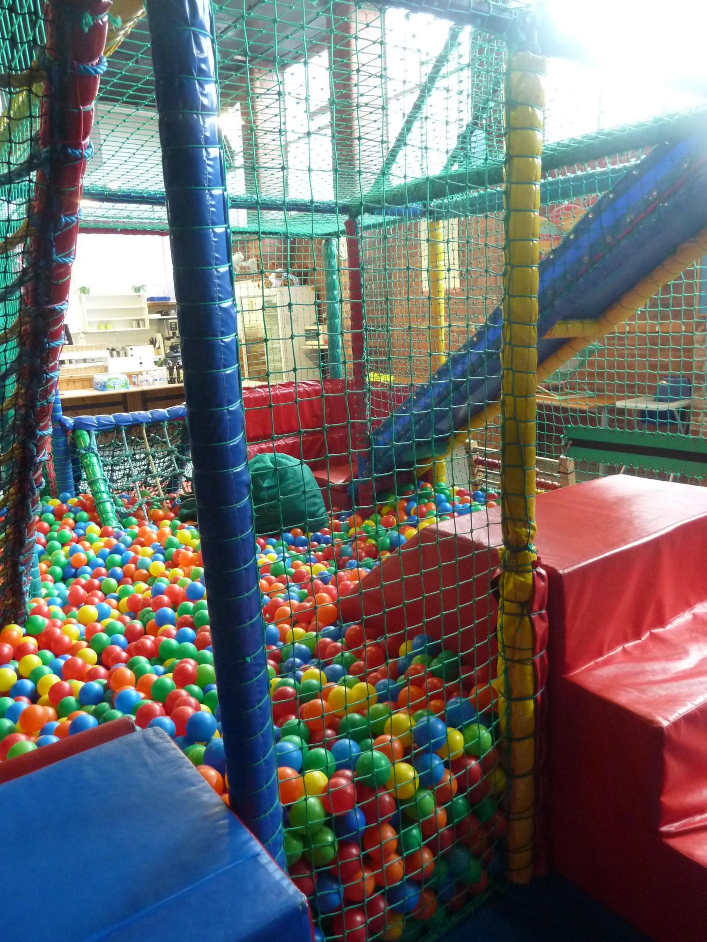 *Large soft play construction - 7.8m w x 5.8m d x 4.2m h. Constructed over two levels - Image 10 of 34