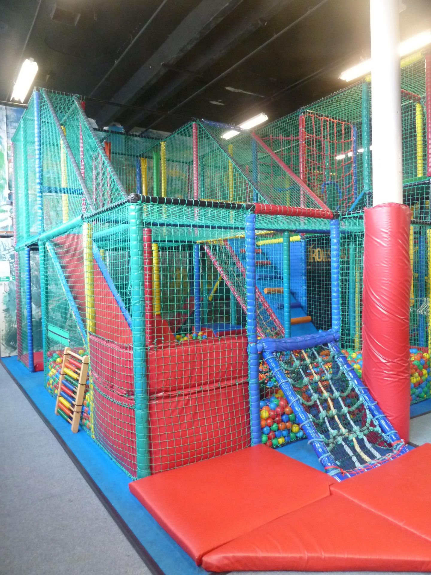 *Large soft play construction - 7.8m w x 5.8m d x 4.2m h. Constructed over two levels - Image 31 of 34