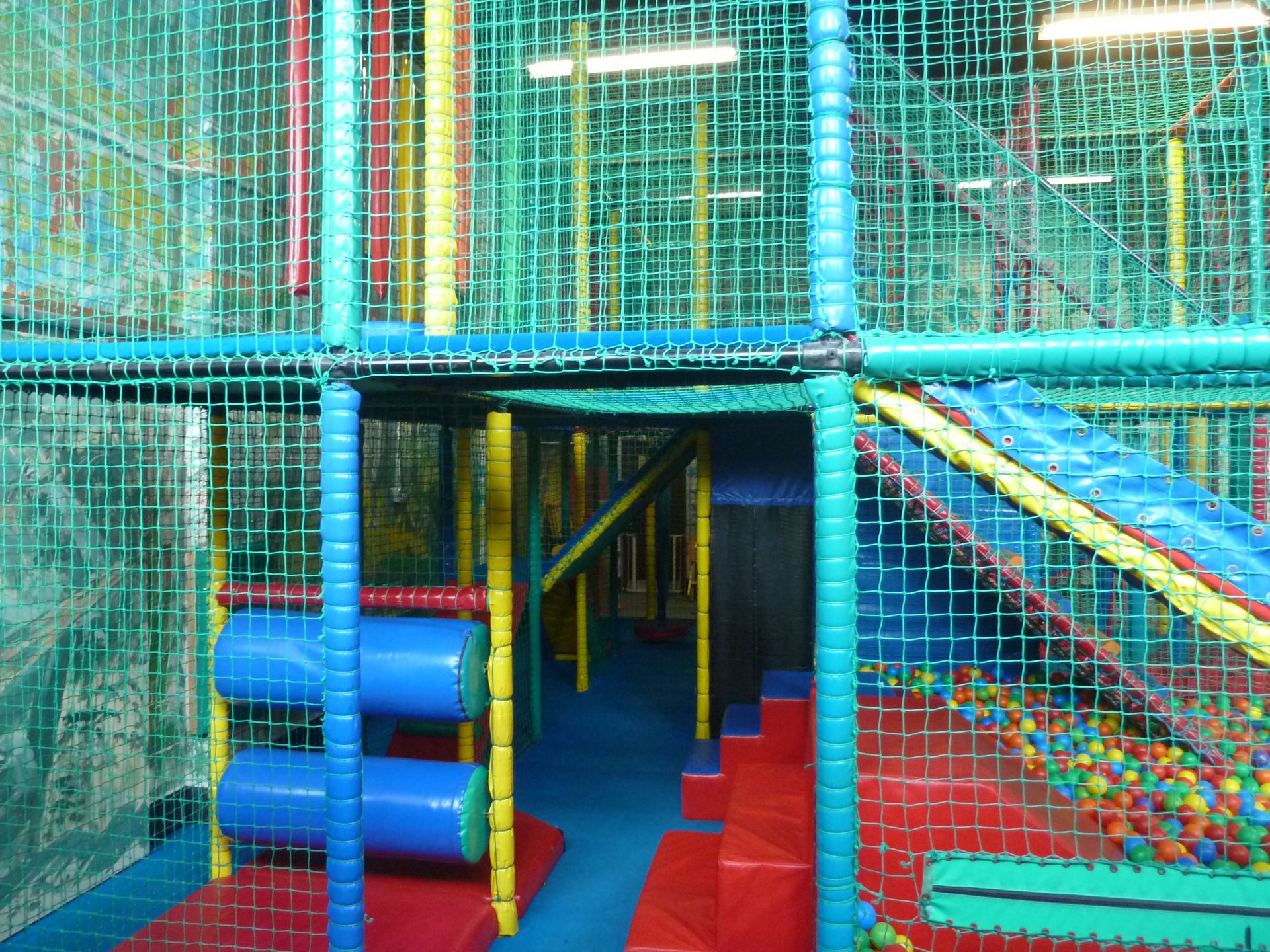 *Large soft play construction - 7.8m w x 5.8m d x 4.2m h. Constructed over two levels - Image 9 of 34